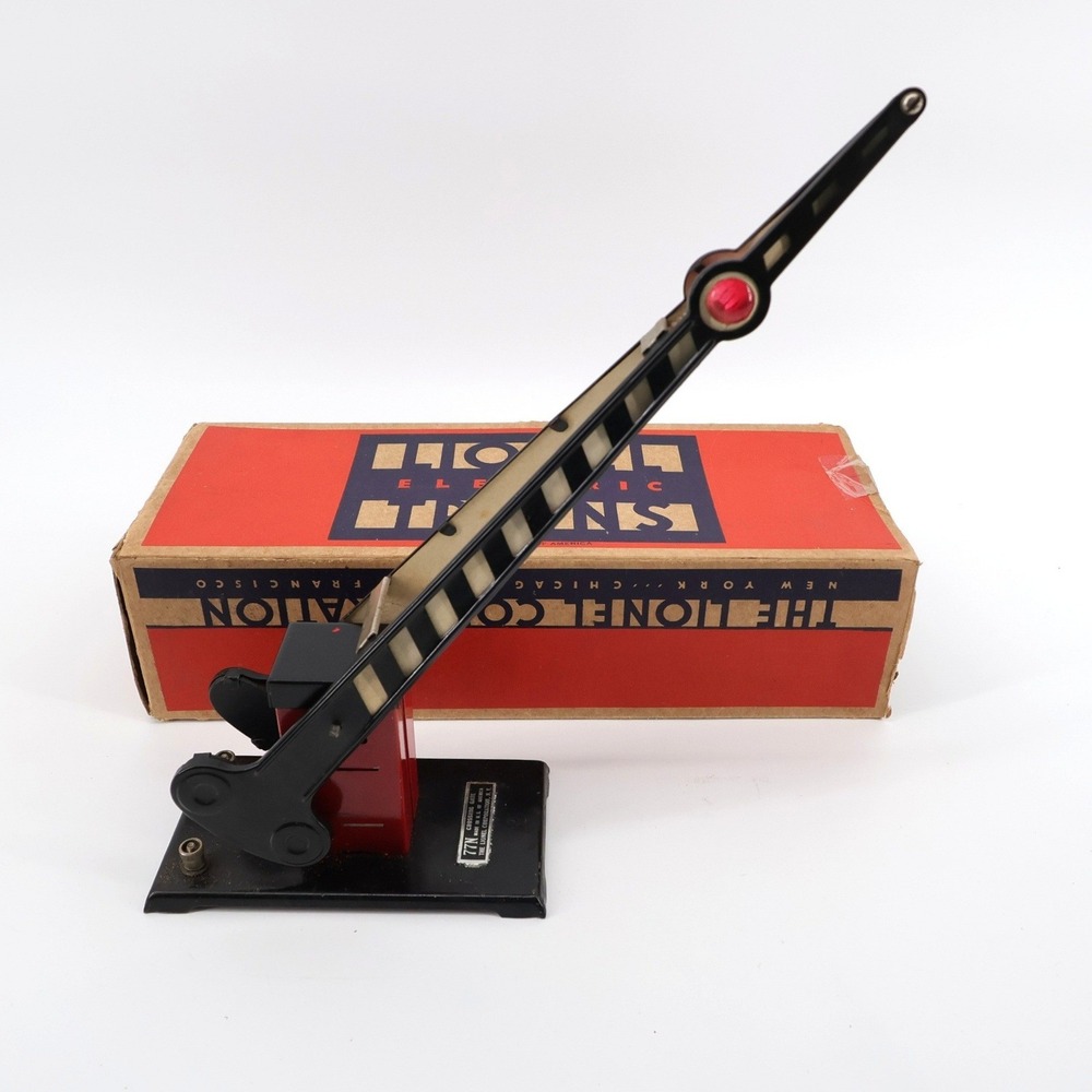 Vintage 1930s Lionel 77N Crossing Gate Prewar O Gauge Train Accessory w/ Box